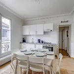 Haussmannian Apt - 2Bdr-6P Near Marais-Sentier