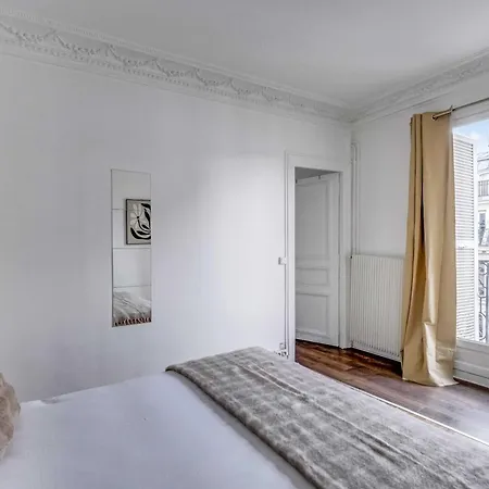 Appartamento Haussmannian - 2bdr-6p Near Marais-sentier Parigi