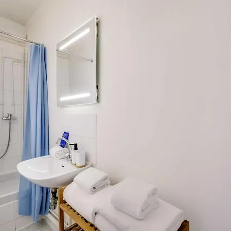 Appartamento Haussmannian - 2bdr-6p Near Marais-sentier Parigi